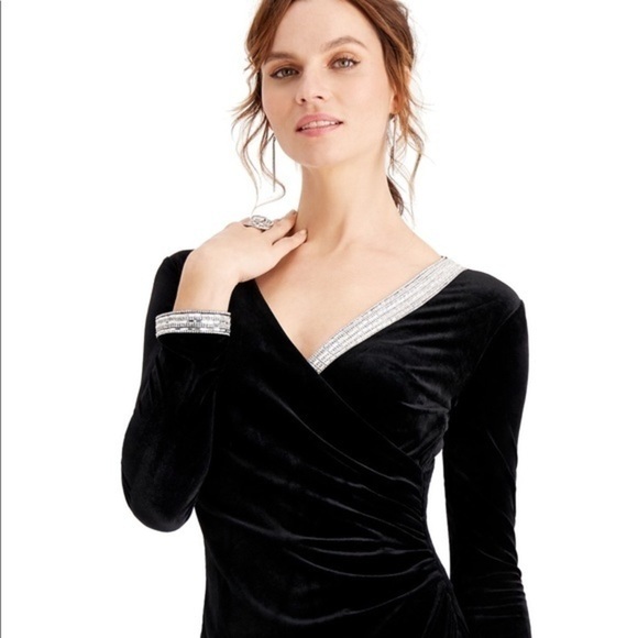 Velvet black dress with crystal - Picture 2 of 8